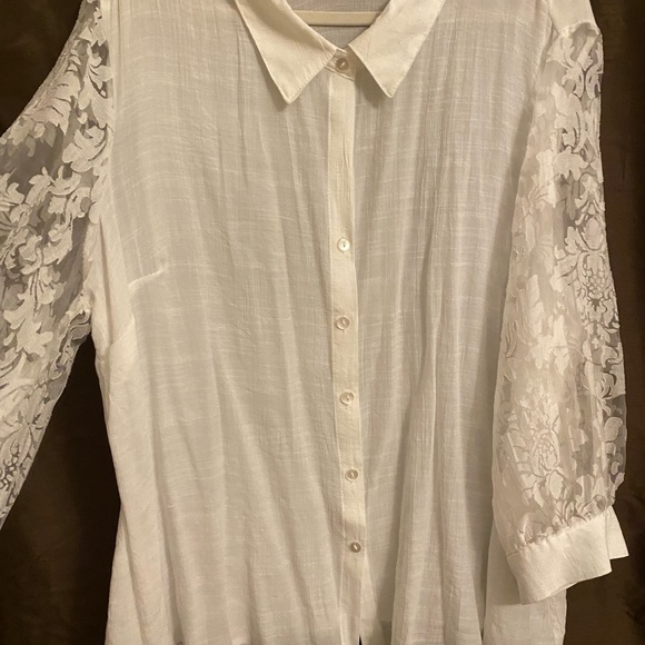NWOT White Lace Sleeves Button Up Plus Size Blouse - Picture 6 of 7